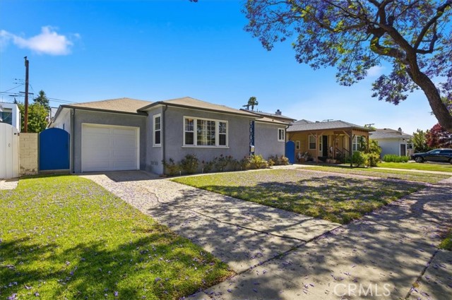 2724 Barry AVE