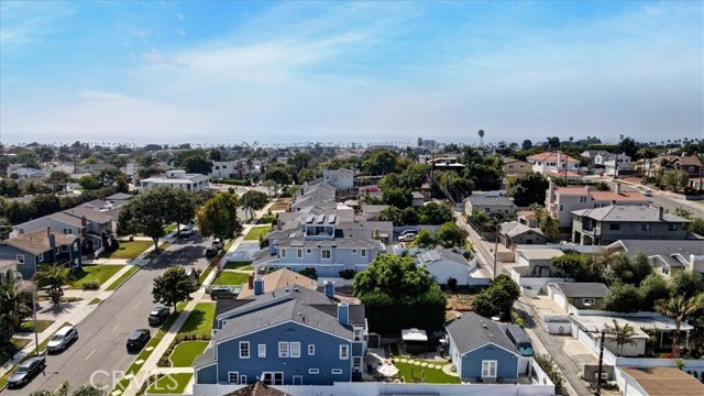 717 Avenue D, Redondo Beach, California 90277, 5 Bedrooms Bedrooms, ,4 BathroomsBathrooms,Residential,Sold,Avenue D,AR22185889