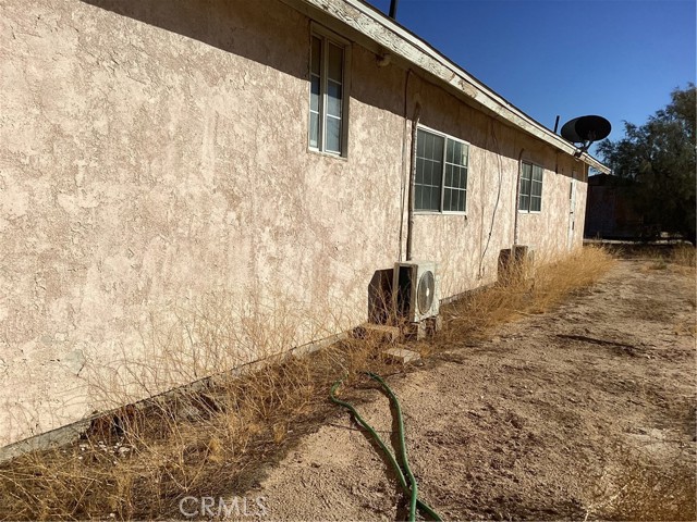 Detail Gallery Image 8 of 27 For 46039 Valley Center, Newberry Springs,  CA 92365 - 3 Beds | 3 Baths