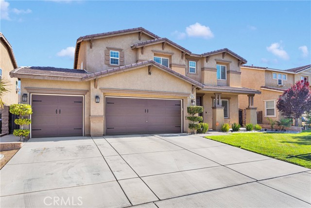 Detail Gallery Image 2 of 49 For 13759 Sahara Ln, Victorville,  CA 92394 - 4 Beds | 2/1 Baths