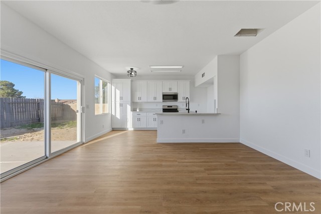 Detail Gallery Image 21 of 60 For 3454 Garnet, Rosamond,  CA 93560 - 5 Beds | 3 Baths