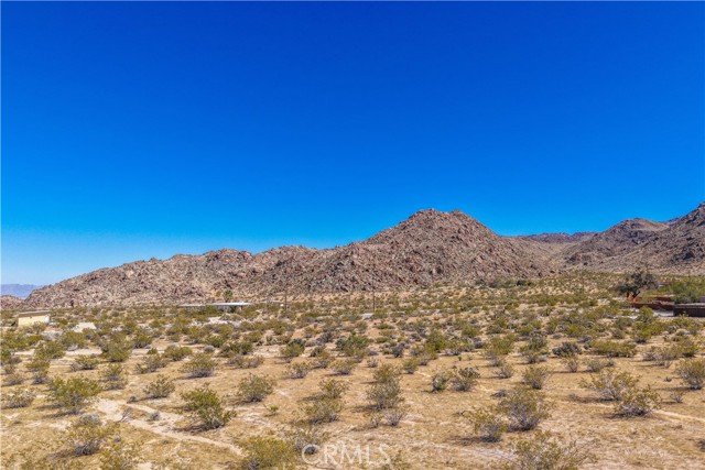 Detail Gallery Image 5 of 32 For 7054 Canyon Rd, Twentynine Palms,  CA 92277 - – Beds | – Baths