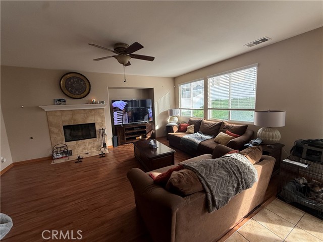 Detail Gallery Image 2 of 6 For 13302 Patricia Ln, Moreno Valley,  CA 92553 - 4 Beds | 3 Baths