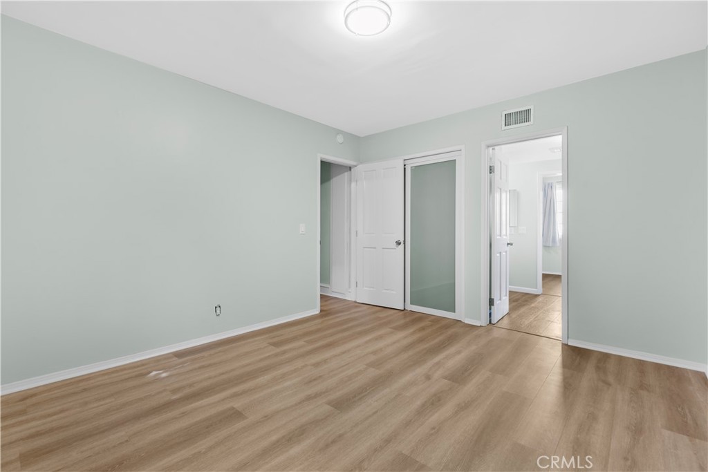 https://media.crmls.org/medias/f5829f28-30e8-4634-89bc-b547f54c2164.jpg?preset=X-Large