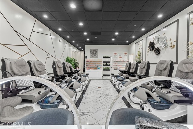 1520 N, Ontario CA: https://media.crmls.org/medias/f582b2a3-8ca2-4b8b-8567-e38a6c8dd8e4.jpg