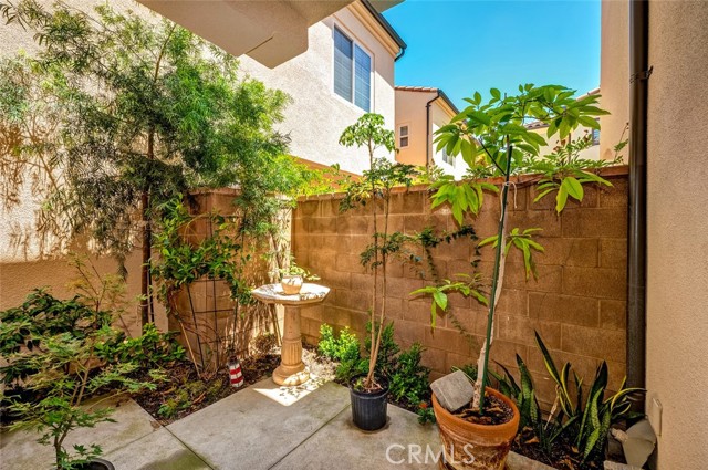 182 Firefly, Irvine CA: https://media.crmls.org/medias/f5836986-157c-4ea3-95c4-41e38185054e.jpg