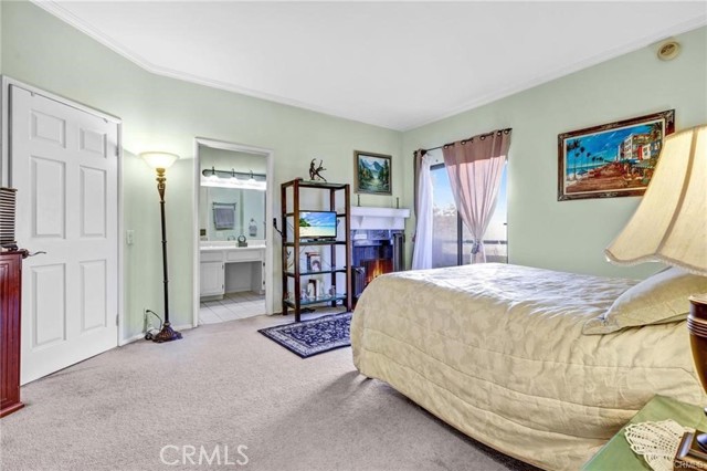 Detail Gallery Image 10 of 17 For 14326 Chandler Bld #5,  Sherman Oaks,  CA 91401 - 3 Beds | 3 Baths