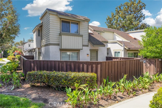 Detail Gallery Image 1 of 10 For 2313 S Greenwood Pl #C,  Ontario,  CA 91761 - 2 Beds | 1/1 Baths
