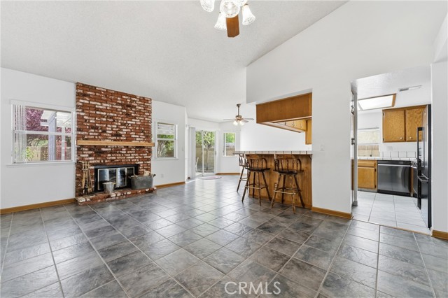 Detail Gallery Image 9 of 26 For 3329 W Avenue J3, Lancaster,  CA 93536 - 4 Beds | 2 Baths