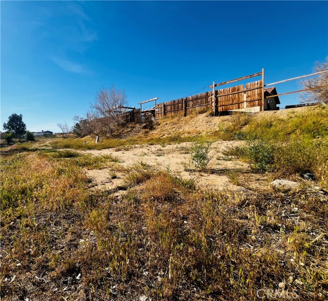Detail Gallery Image 13 of 16 For 16315 Winona, Victorville,  CA 92395 - 4 Beds | 3 Baths