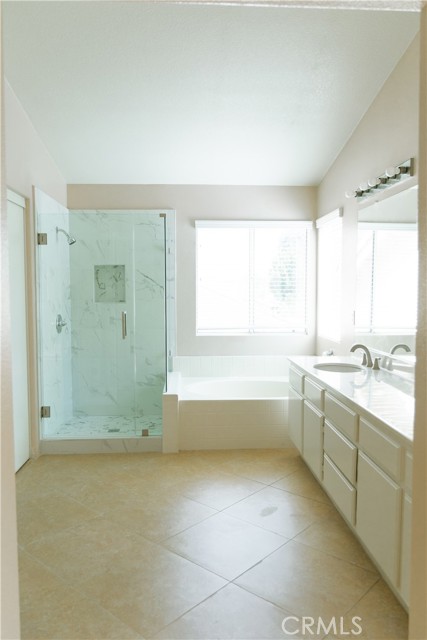 Image 22 of 37 For 852 Saint James Drive