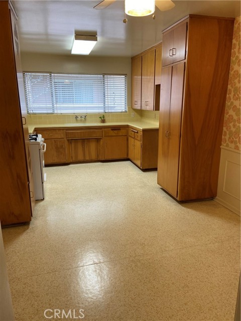 1032 Arcadia Avenue, Arcadia CA: https://media.crmls.org/medias/f58707f5-c9d9-41a1-8f71-93512145d334.jpg