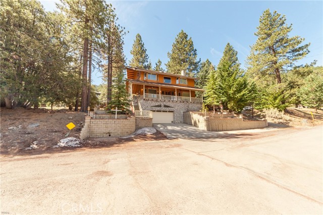 Detail Gallery Image 5 of 49 For 26690 Timberline Dr, Wrightwood,  CA 92397 - 4 Beds | 2/1 Baths