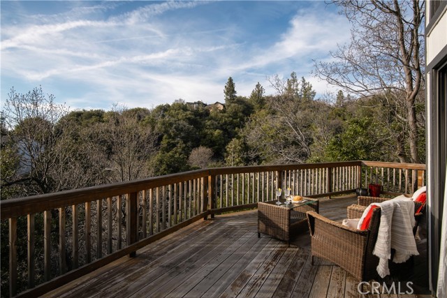 Detail Gallery Image 9 of 26 For 28627 Manitoba Dr, Lake Arrowhead,  CA 92352 - 3 Beds | 3/1 Baths