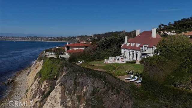 605 Paseo Del Mar, Palos Verdes Estates CA: https://media.crmls.org/medias/f589270e-a006-4370-a434-5df477d98122.jpg