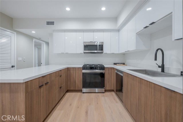 10218 Fernglen, Tujunga CA: https://media.crmls.org/medias/f5893a29-f4a8-453c-9f63-71812f10d5a0.jpg