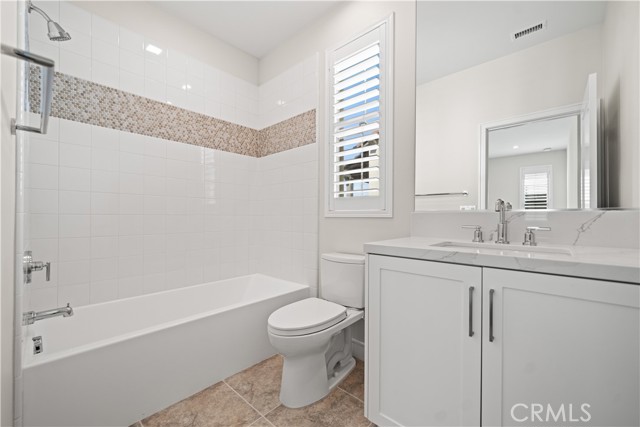 146 Tomahawk, Irvine CA: https://media.crmls.org/medias/f589b319-f36b-40ca-b305-d3f7bfe639d7.jpg