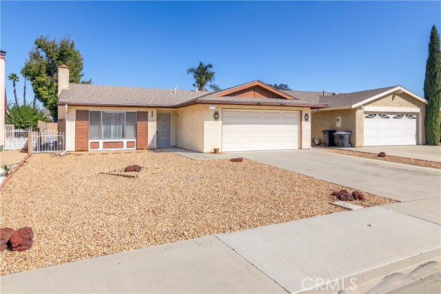 Detail Gallery Image 1 of 33 For 2221 El Rancho Cir, Hemet,  CA 92545 - 2 Beds | 2 Baths