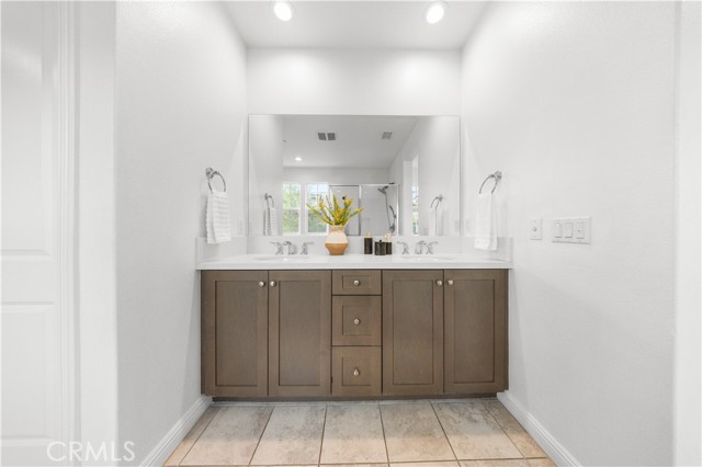 Detail Gallery Image 38 of 49 For 20611 W Chestnut Cir, Porter Ranch,  CA 91326 - 4 Beds | 3 Baths