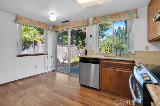 Detail Gallery Image 4 of 21 For 201 Lockewood Ln, Scotts Valley,  CA 95066 - 3 Beds | 2 Baths