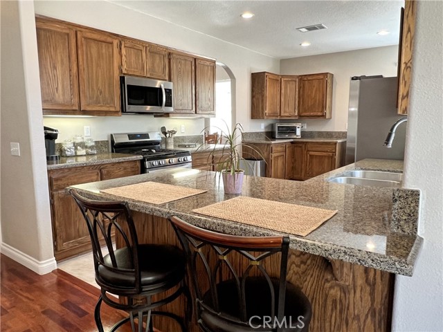 Detail Gallery Image 6 of 28 For 16187 Cousins Cir, Riverside,  CA 92503 - 5 Beds | 3 Baths