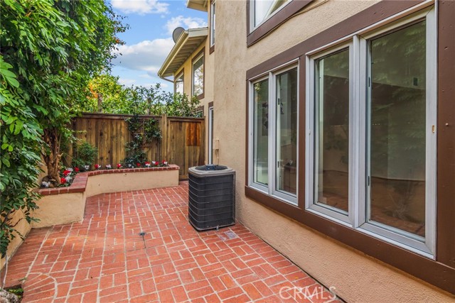 Detail Gallery Image 16 of 28 For 2853 Ashley Dr, Pasadena,  CA 91107 - 3 Beds | 3 Baths