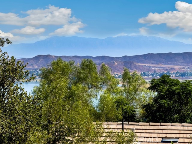 Detail Gallery Image 31 of 34 For 17247 Encina Dr, Lake Elsinore,  CA 92530 - 5 Beds | 2/1 Baths