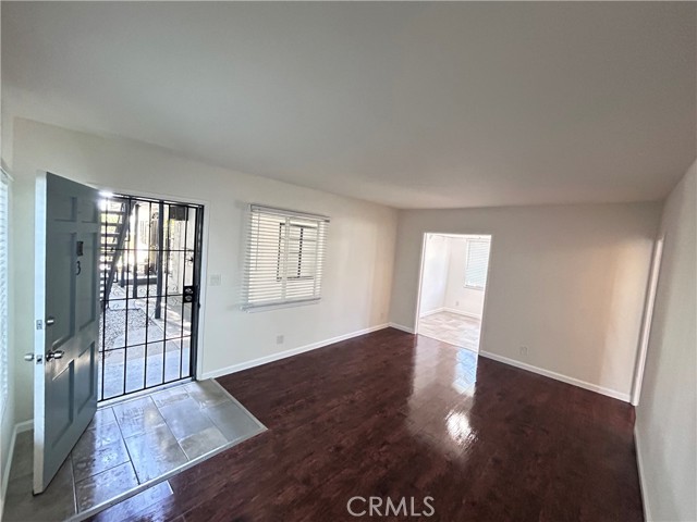 5636 Willowcrest Avenue, North Hollywood CA: https://media.crmls.org/medias/f58b4b76-90cc-48d7-97ca-021bdeb8d988.jpg