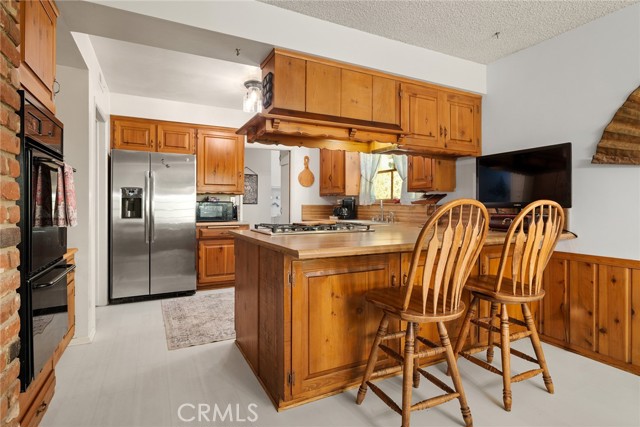 23856 Aetna Street, Woodland Hills CA: https://media.crmls.org/medias/f58bb993-75f8-4828-9a44-f124c18bf847.jpg