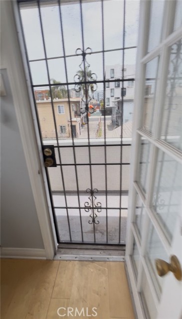 1036 S Normandie Avenue, Los Angeles CA: https://media.crmls.org/medias/f58bdc9b-c099-48ce-adde-fafd120dcc42.jpg