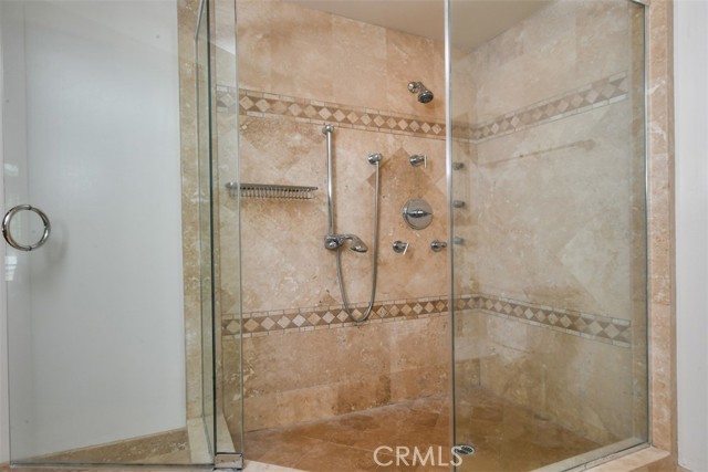 Image 33 of 47 For 16641 Adlon  