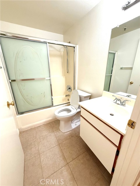 2905 Montrose ave, La Crescenta CA: https://media.crmls.org/medias/f58c1a41-478c-4c47-80ac-317094bcd745.jpg