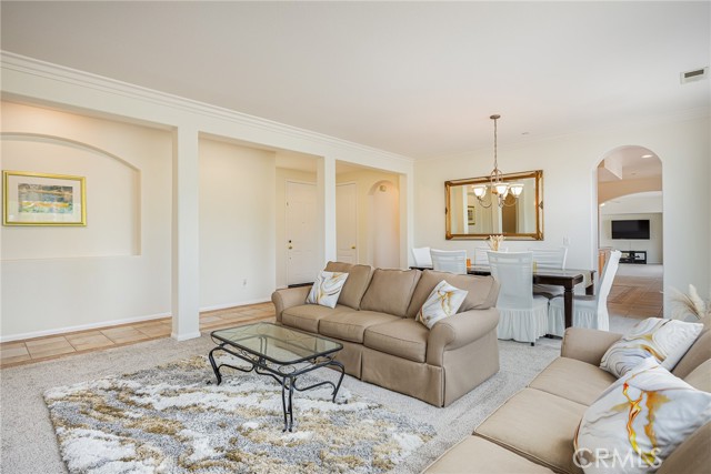 731 Oak Glade Drive, Fallbrook CA: https://media.crmls.org/medias/f58e2553-5e57-4abf-a4c0-867781568844.jpg