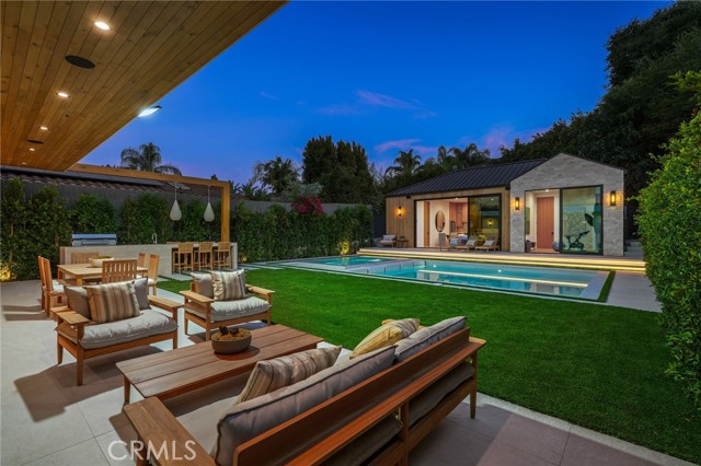 Detail Gallery Image 13 of 56 For 15158 Greenleaf St, Sherman Oaks,  CA 91403 - 6 Beds | 6/1 Baths