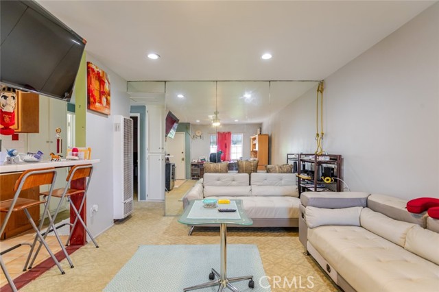Detail Gallery Image 11 of 40 For 2945 Estara Ave, Los Angeles,  CA 90065 - 4 Beds | 2 Baths