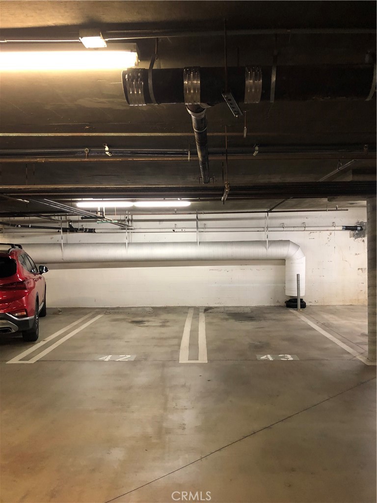 https://media.crmls.org/medias/f58f4b2f-df02-4566-8cf3-10570ea816b9.jpg?preset=X-Large