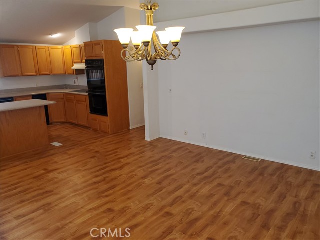 76 Orchardcrest Drive, Oroville CA: https://media.crmls.org/medias/f59023a7-bd4b-4d13-88f5-a66bce22fc14.jpg