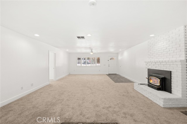 Image 5 of 46 For 31686 Luring Pines Circle