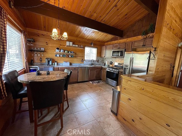 Detail Gallery Image 9 of 31 For 608 Kean Way, Big Bear City,  CA 92314 - 2 Beds | 1 Baths