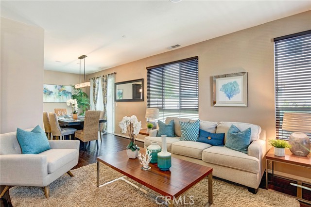 Detail Gallery Image 3 of 31 For 12001 Rock Creek Ct, Hawthorne,  CA 90250 - 4 Beds | 3 Baths
