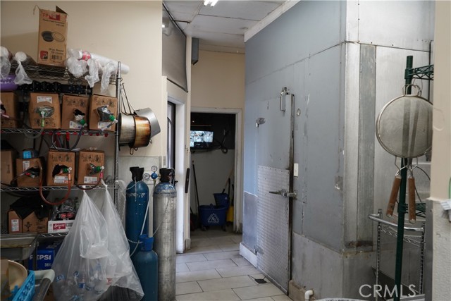 0, Long Beach CA: https://media.crmls.org/medias/f5953266-fb20-4f47-bb06-3e2aeba00bdc.jpg