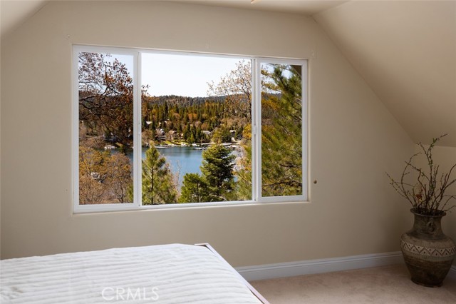 Detail Gallery Image 4 of 34 For 27687 N Bay Rd, Lake Arrowhead,  CA 92352 - 4 Beds | 4 Baths
