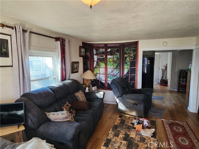 Detail Gallery Image 4 of 22 For 2152 Greenville, Oroville,  CA 95966 - 2 Beds | 1 Baths