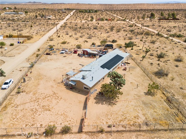 Detail Gallery Image 9 of 27 For 56225 Moonstone Ln, Yucca Valley,  CA 92284 - 3 Beds | 2 Baths