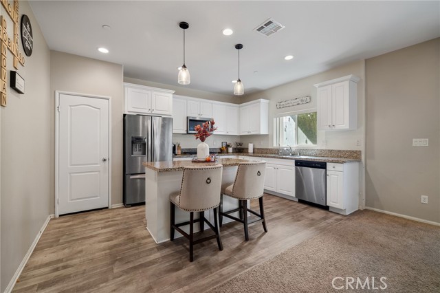 Detail Gallery Image 10 of 22 For 11765 Kirkland, Victorville,  CA 92392 - 4 Beds | 3/1 Baths