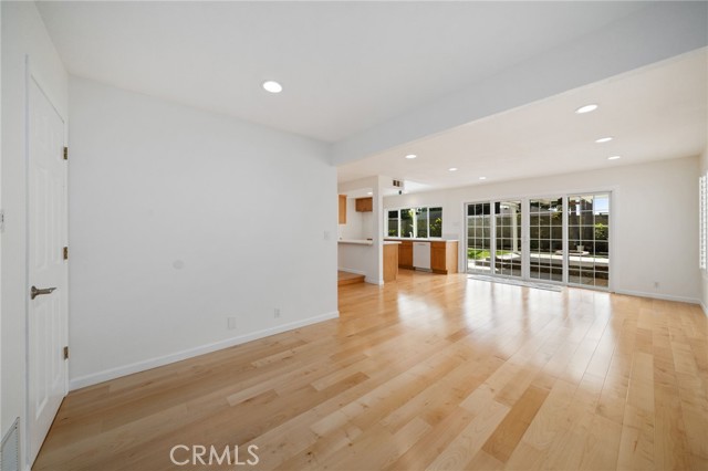 Detail Gallery Image 10 of 34 For 10900 San Leon Ave, Fountain Valley,  CA 92708 - 4 Beds | 2/1 Baths
