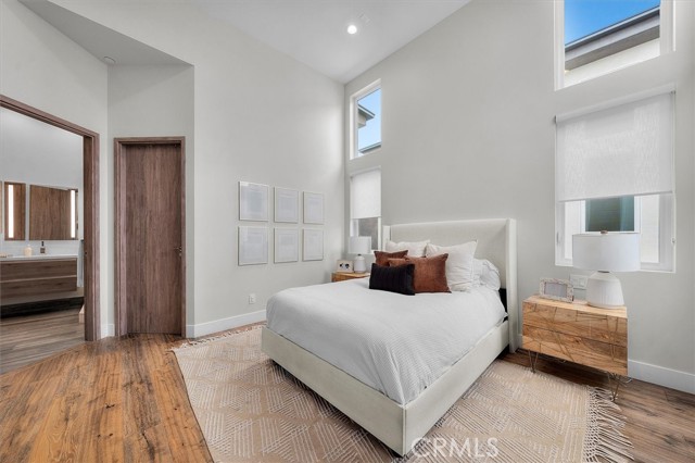 Detail Gallery Image 12 of 36 For 2713 Carnegie Ln #B,  Redondo Beach,  CA 90278 - 5 Beds | 4 Baths