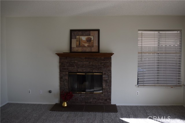 Detail Gallery Image 7 of 24 For 29015 Willow Creek Ln, Highland,  CA 92346 - 4 Beds | 2/1 Baths