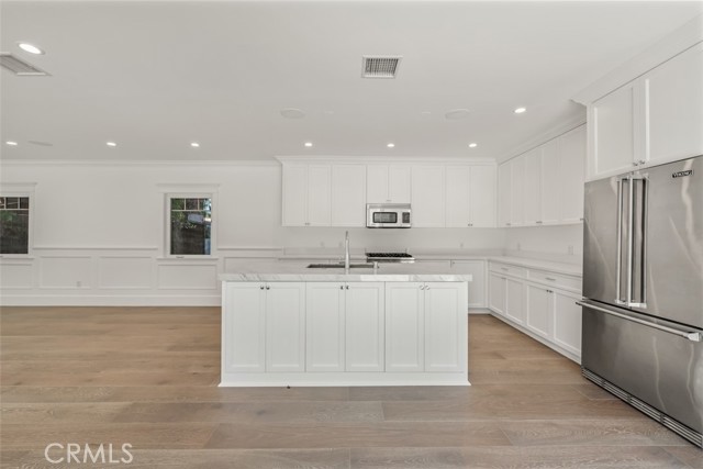 20701 Dumont Street, Woodland Hills CA: https://media.crmls.org/medias/f5978ac5-715d-4031-a104-cd7395a12f4e.jpg