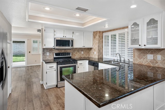 Detail Gallery Image 16 of 46 For 19447 Old Friend, Canyon Country,  CA 91351 - 4 Beds | 3 Baths